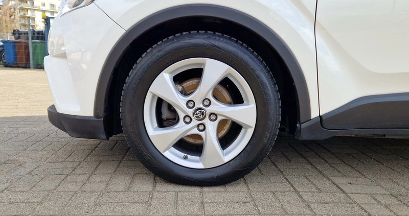 Toyota C-HR cena 84900 przebieg: 66761, rok produkcji 2019 z Zambrów małe 436